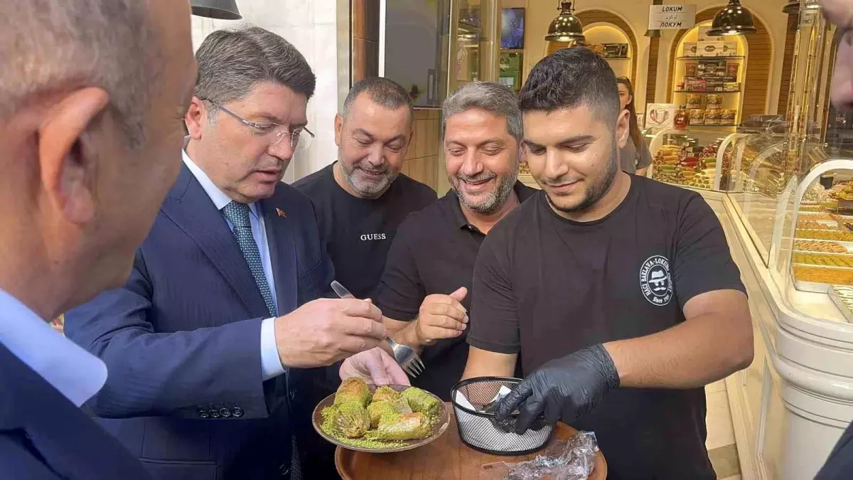 bakan tunctan antalyada esnaf ziyareti RCl9Gr2l