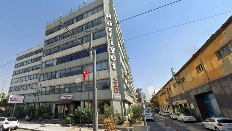 demirorene verilen krediye karsilik mulkiyetine gecmisti ziraat bankasi izmirdeki eski hurriyet binasini satisa cikardi 6UzH64Ui