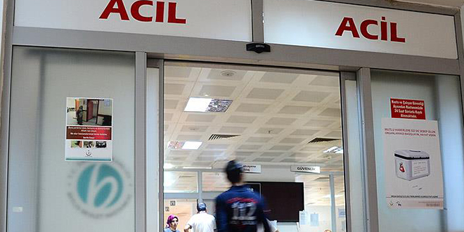 insaatta uzerlerine demir parcalari dusen kisi oldu kardesi yaralandi fmgvFAfK.jpg