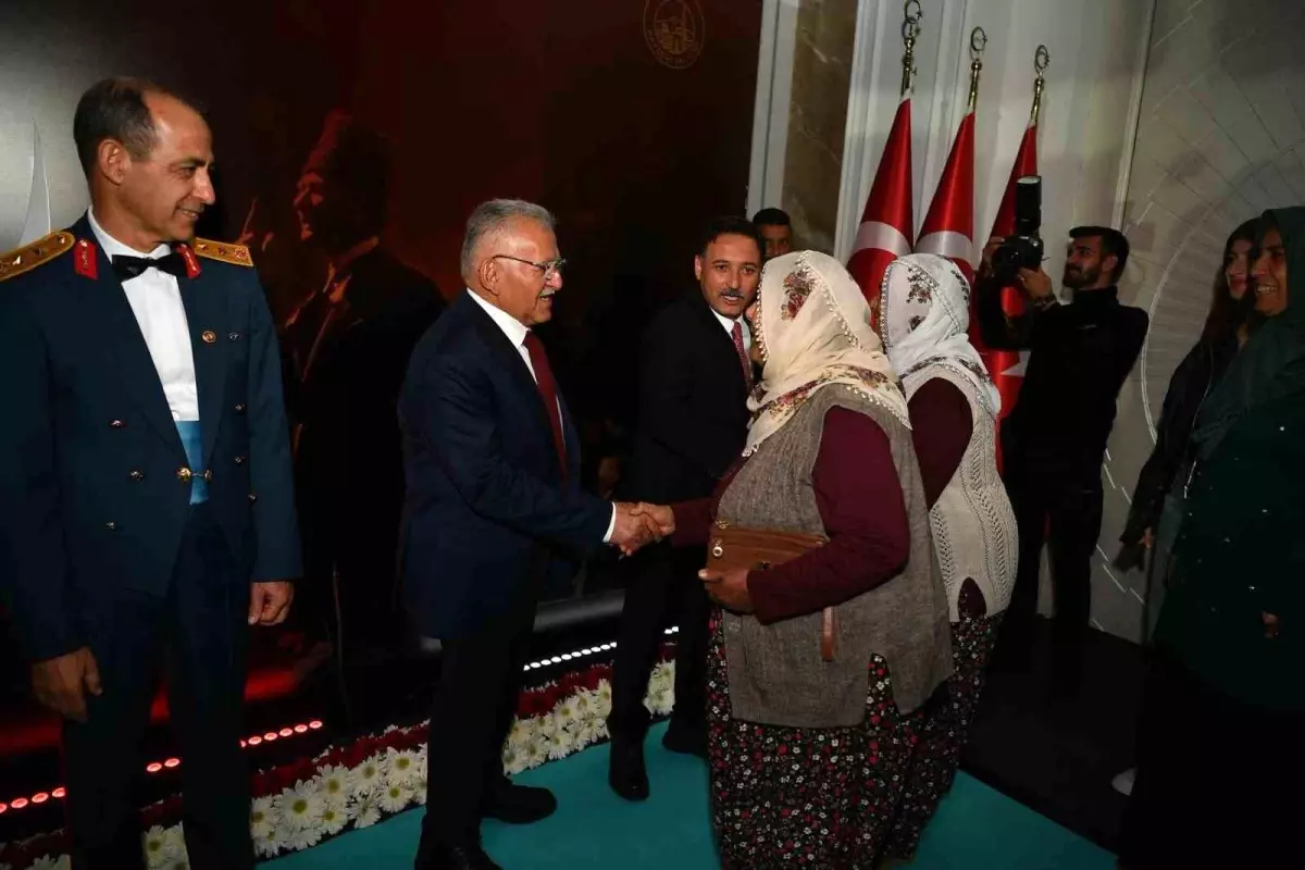 kayseride cumhuriyetin 102 yili coskuyla kutlandi psNS6fiD.jpg