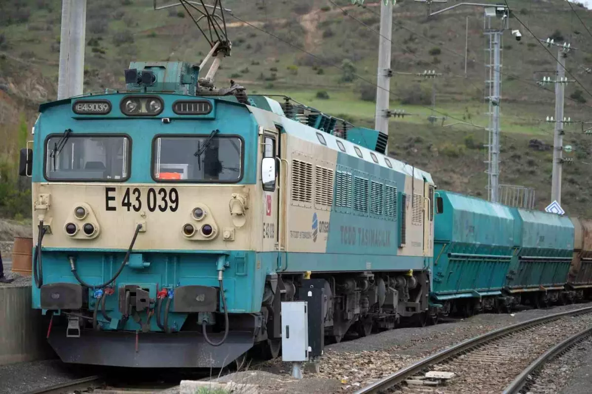 malatya golbasi narli nurdagi demiryolu hatti yeniden hizmete acildi 8Z46jr49.jpg