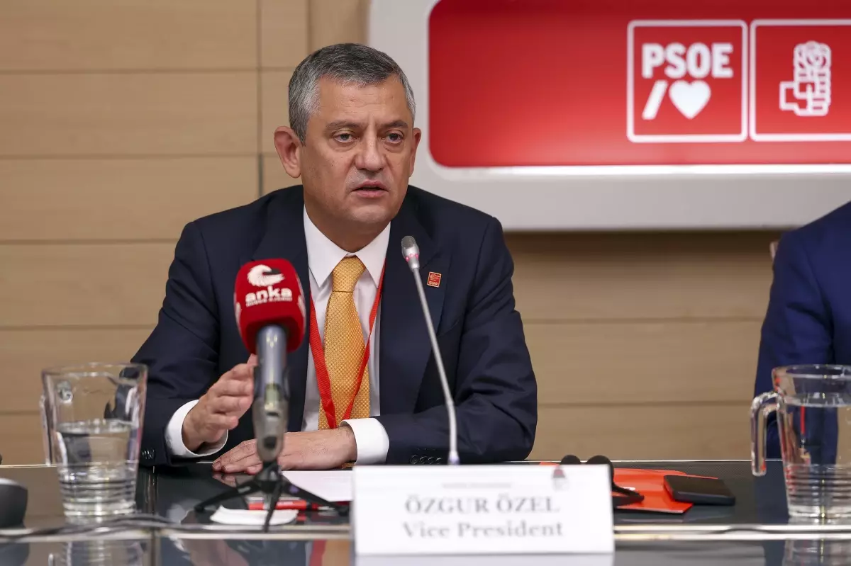 ozel mucadelemiz daha adil daha ozgur ve daha bariscil bir dunya icin buyuyerek devam edecek t6kRe9V1