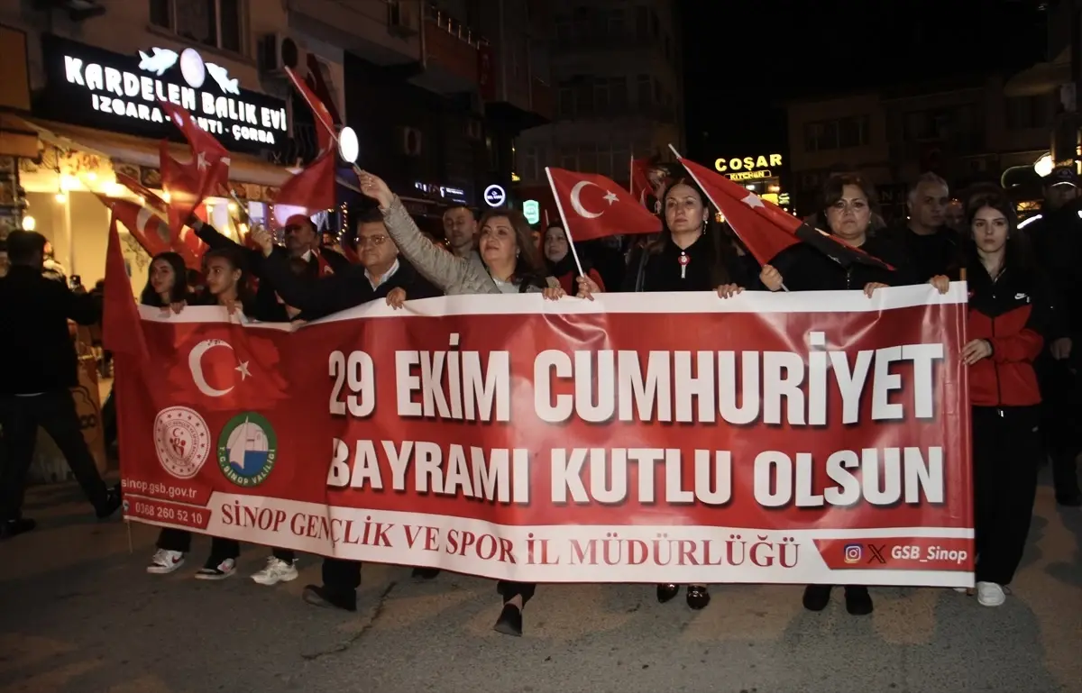 sinopta cumhuriyet bayrami coskusu OflB7U96.jpg