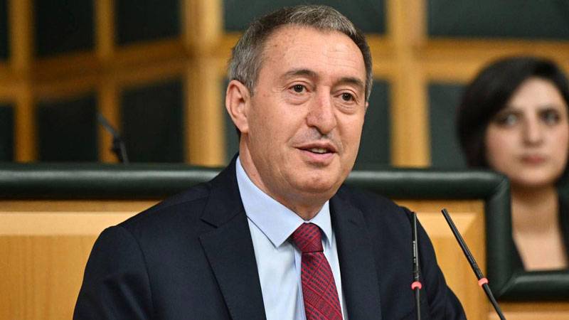 tuncer bakirhan suriyede kurtlerin demokrasi ve ozgurluk arayisina da turkiyedeki cozum arayislarina da katki ve destek sunmalarini istiyoruz AHgA4ltJ.jpg