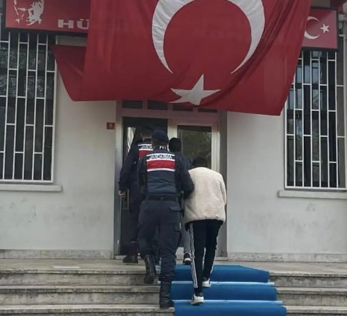 feto hukumlusu tirda yakalandi XgTasRzL.jpg