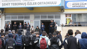 kahramanmarastaki-saldirida-oldurulen-ayla-ogretmene-anlamli-vefa-zW3SyrPf