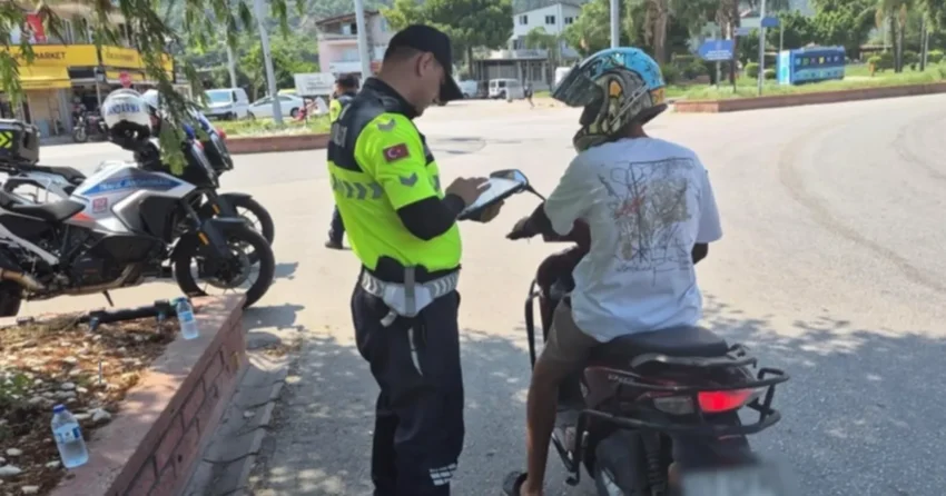 Antalyada motosiklet denetimi bir haftada 4 bin 150 surucu kontrol edildi IgPSrAJw