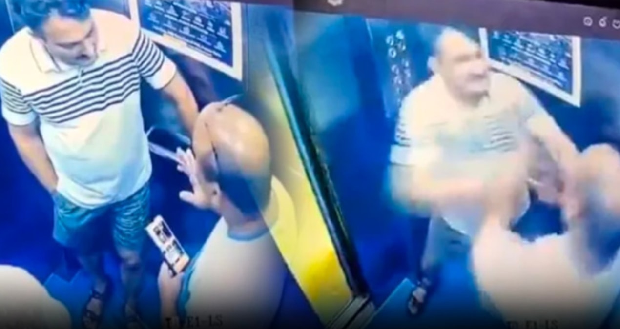 Kameradan habersiz komsular asansorde tekme tokat dovustu jUyJy6mZ